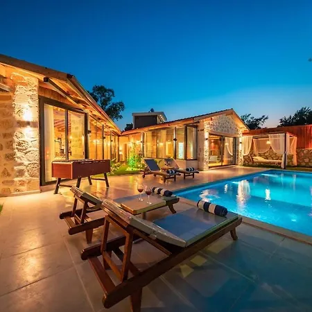 Spacious Pool, Jacuzzi Σπίτι διακοπών *