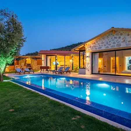 Σπίτι διακοπών Spacious Pool, Jacuzzi *